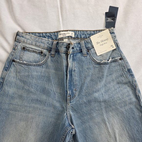 Abercrombie Light Blue High Rise Skinny Jeans - Picture 3 of 8